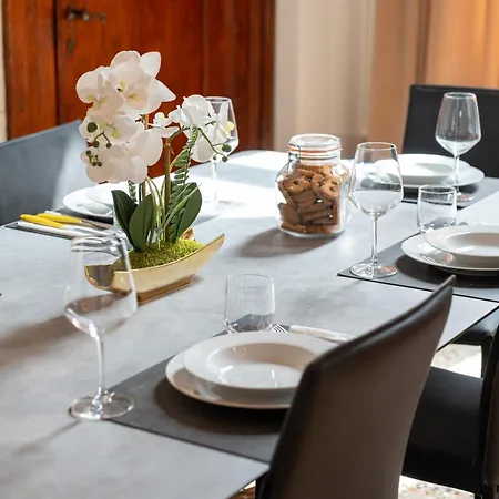 Palazzo Raspi - Private Gym And Canal View Apartment Venice