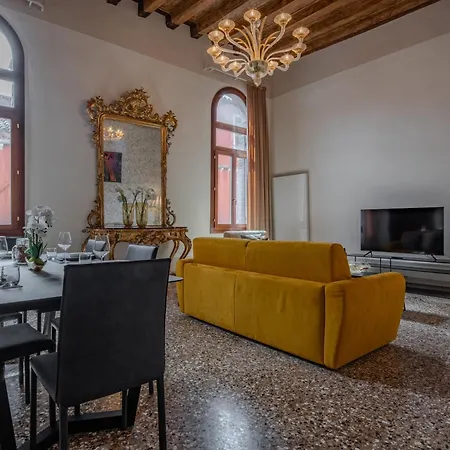 Palazzo Raspi - Private Gym And Canal View