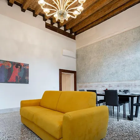 Apartment Palazzo Raspi - Private Gym And Canal View *